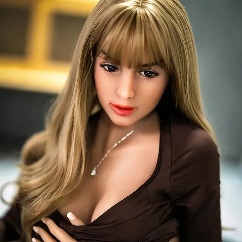 silica gelDoll Lifelike Breast VaginaOral Anal Vaginal Sex Adult Sexy Love Dolls Men Masturbation SexToyThe mouth, chest, hands, and feet are made of silicone12