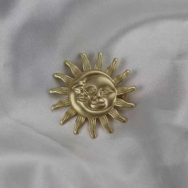 Luxury designer retro matte gold sunflower moon portrait brooch clothing accessories