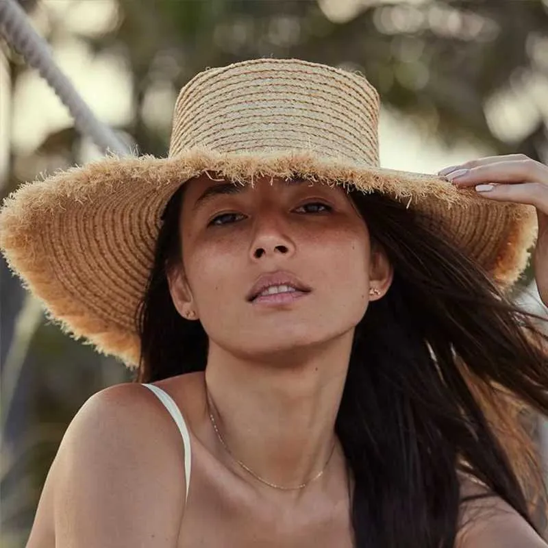 Szerokie brzegowe czapki wiadra czapki sunhat dzianinowy kapelusz słomkowy na letni krem ​​przeciwsłoneczny na świeżym powietrzu i oddychającym rybakiem kapelusz sunhat na bohemian plażę J240305