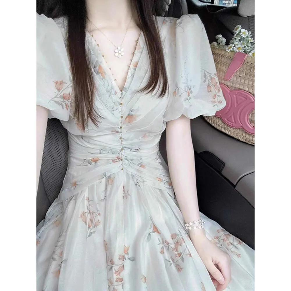 美しくて絶妙なフランスのロマンチックな吊り下げられた感じのスーパーファイア断片化された花のドレス子供の春のハイエンド気質光贅沢な長いドレス