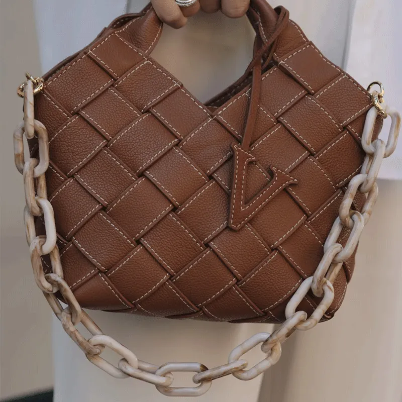 حقيبة منسوجة يدويًا أزياء النساء حقائب دلو دلو مع سلسلة أكريليك