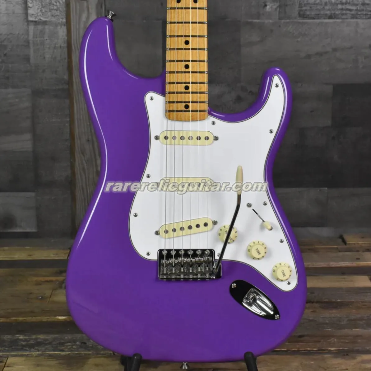 Custom Shop Reverse Headstock Jimi Hendrix Ultraa Violet Electric Guitar Maple Neck & Fingerboard Dot Inlay, Special Engraved NeckPlate, Tremolo Bridge, Whammy Bar