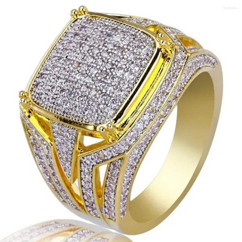 Klaster pierścionków Nareyo Sprzedawanie 18K Gold Plated Squated Men's Full Diamond Ring European and American Dual Color Engagement