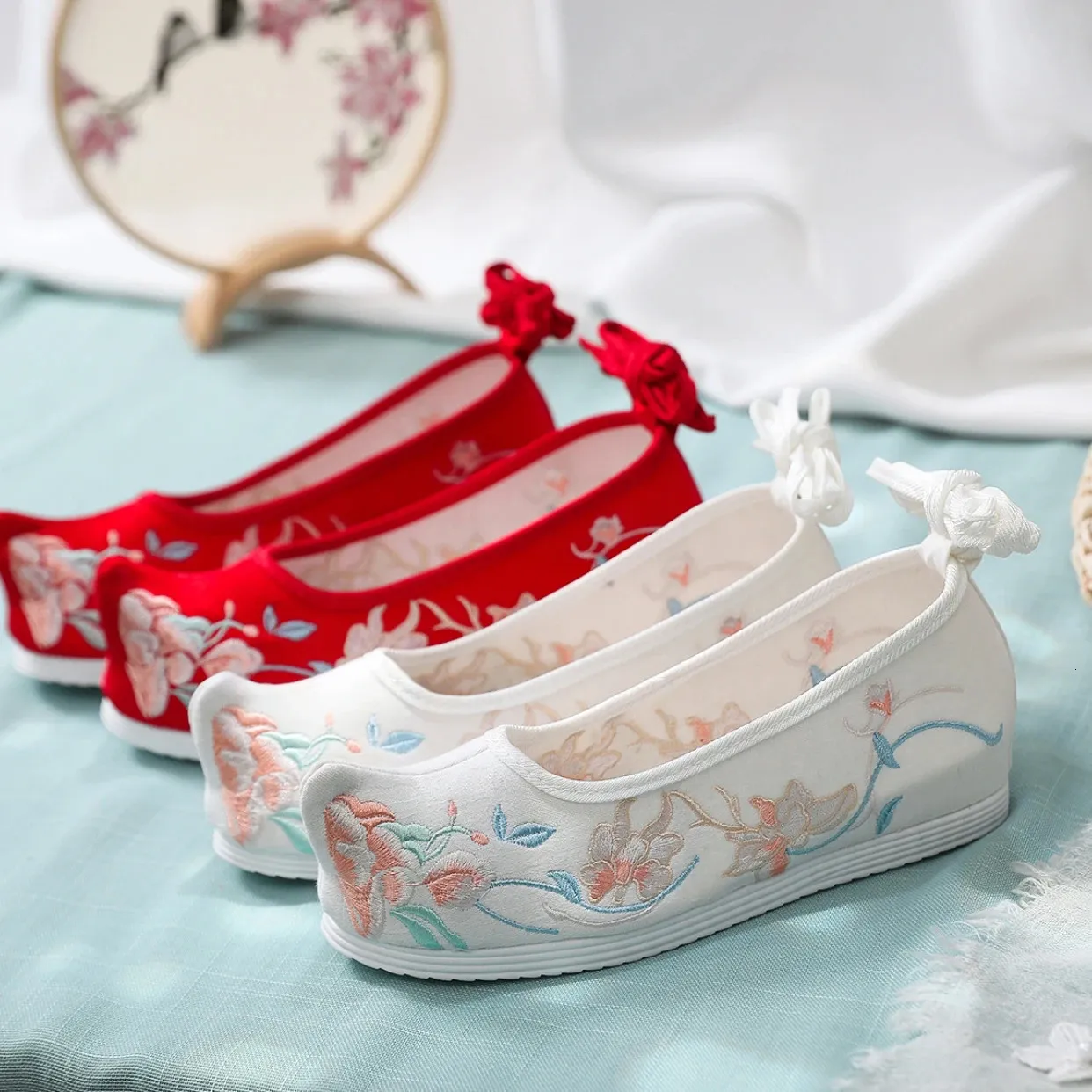 Hanfu Shoe Ancient Chinese Traditional Dance Performance Embroidery Canva Flat Oriental Women Wedding Ankle Internal Height 240220