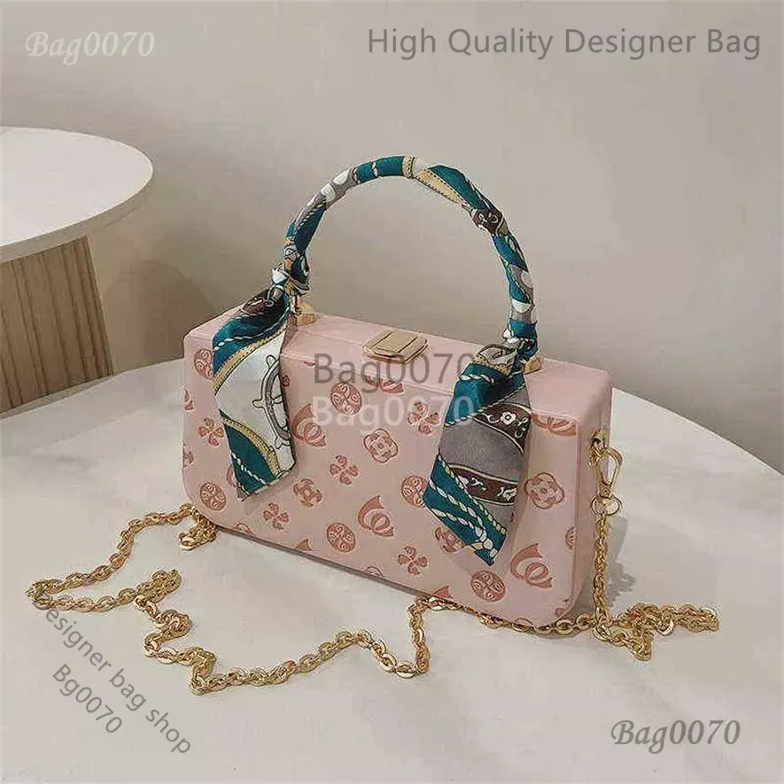 Designer-Tasche 2023 Designer-Tasche 2023 Neue Mode Weibliche Süße Umhängetasche Mode Geprägte Rosa Schulter Seidenschal Tragbare Kleine Quadratische Tasche