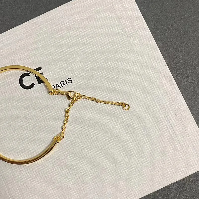 Luxury Designer women letter bracelets elegant Love 18K Gold Bangles Original logo engrave bracelet Fashion Jewelry Lady Party gift