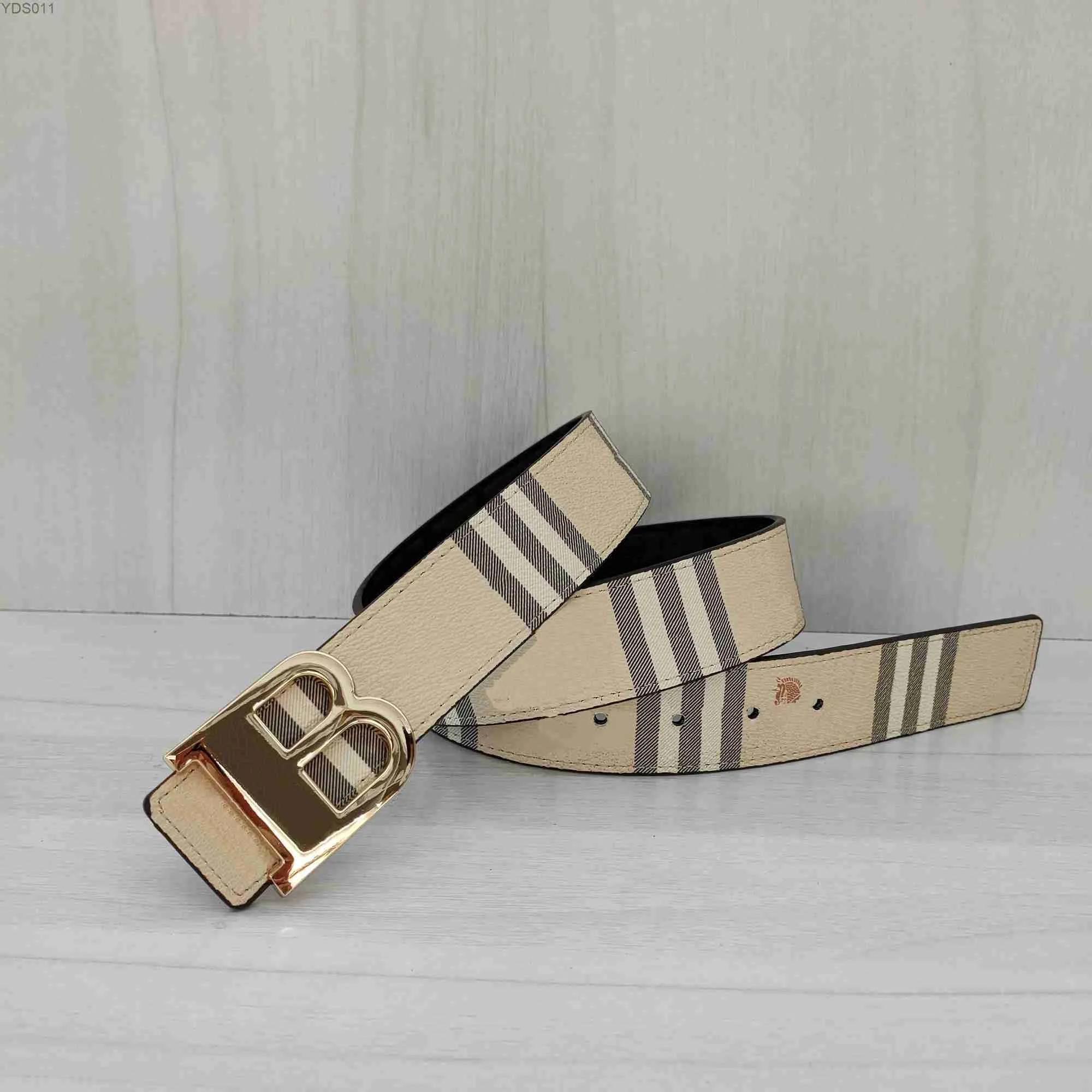 Bälten Luxurys Designers Belt Fashion Men Belts Buckle Silver Buckle Head Randig dubbelsidig bredd 3,8 cm Storlek 105-125 cm 240305