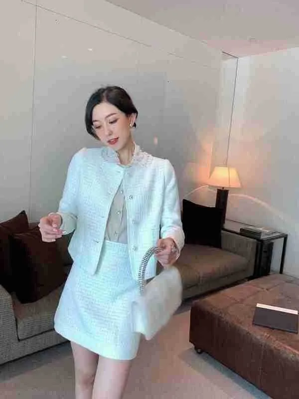 Designer Designer Shenzhen Nanyou High-End Miu Home Early Spring Exquisite Lady Pearl Buckle Plaid Wool Fashion Suit V8L8 V8L8