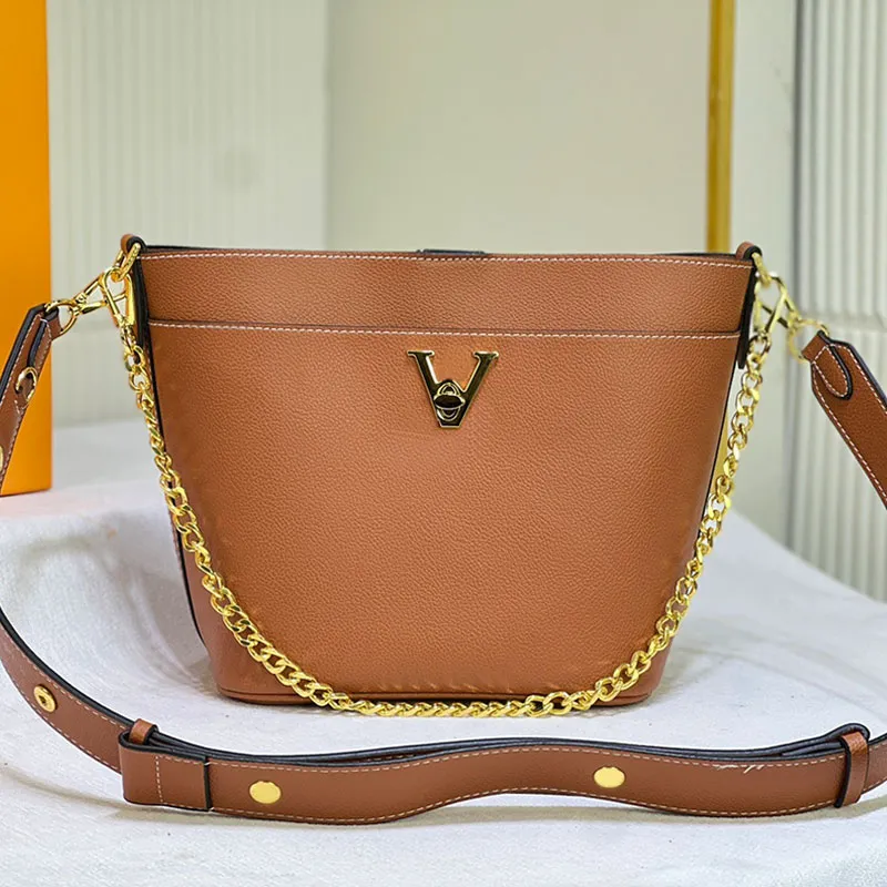 Bucket Bag Gold Hardware Letter Buckle Chain Shoulder Bags Designer Handbag Grained Cowhide Leather Detachable Adjustable Shoulder Strap Top Quality