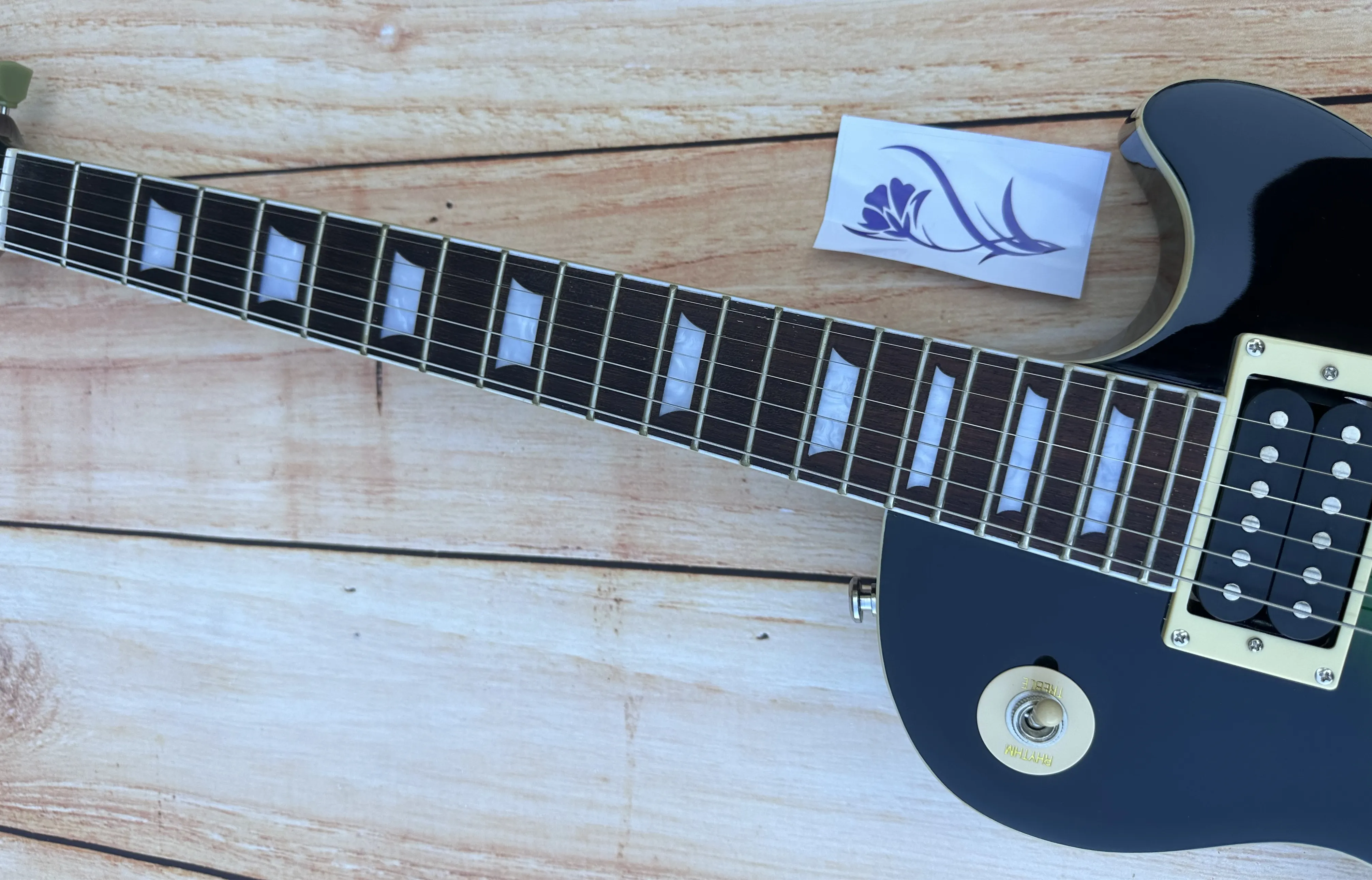 Green Tiger Gradient Python Electric Guitar Lightning Pack, Retro