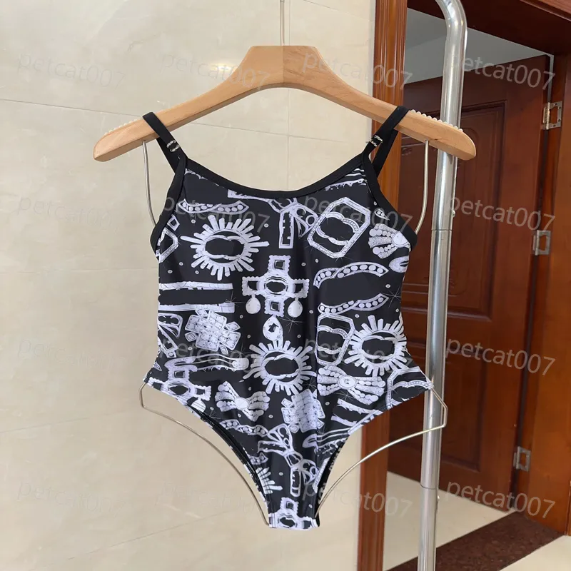 Designer Printed One Piece Bikini Sexy Leakback Swimsuit Rhinestone Letters Adorn Beach Bikinis For Women Summer Surf Swimwear