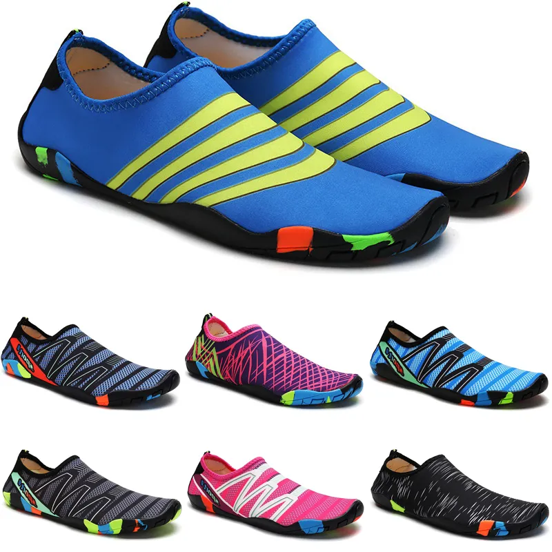 Chaussures d'eau Chaussures d'eau Femmes Hommes Slip On Beach Wading Pieds Nus Chaussures de Natation à Séchage Rapide Respirant Baskets de Sport Légères Unisexe 35-46 GAI-6 sp