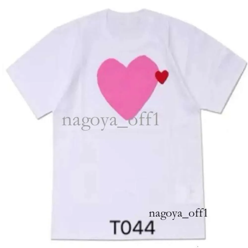 2024 Gioca Mens T Shirt Designer Red Commes Heart Donna Garcons S Badge Des Quanlity Ts Cotone Cdg Ricamo Manica corta Bg 713