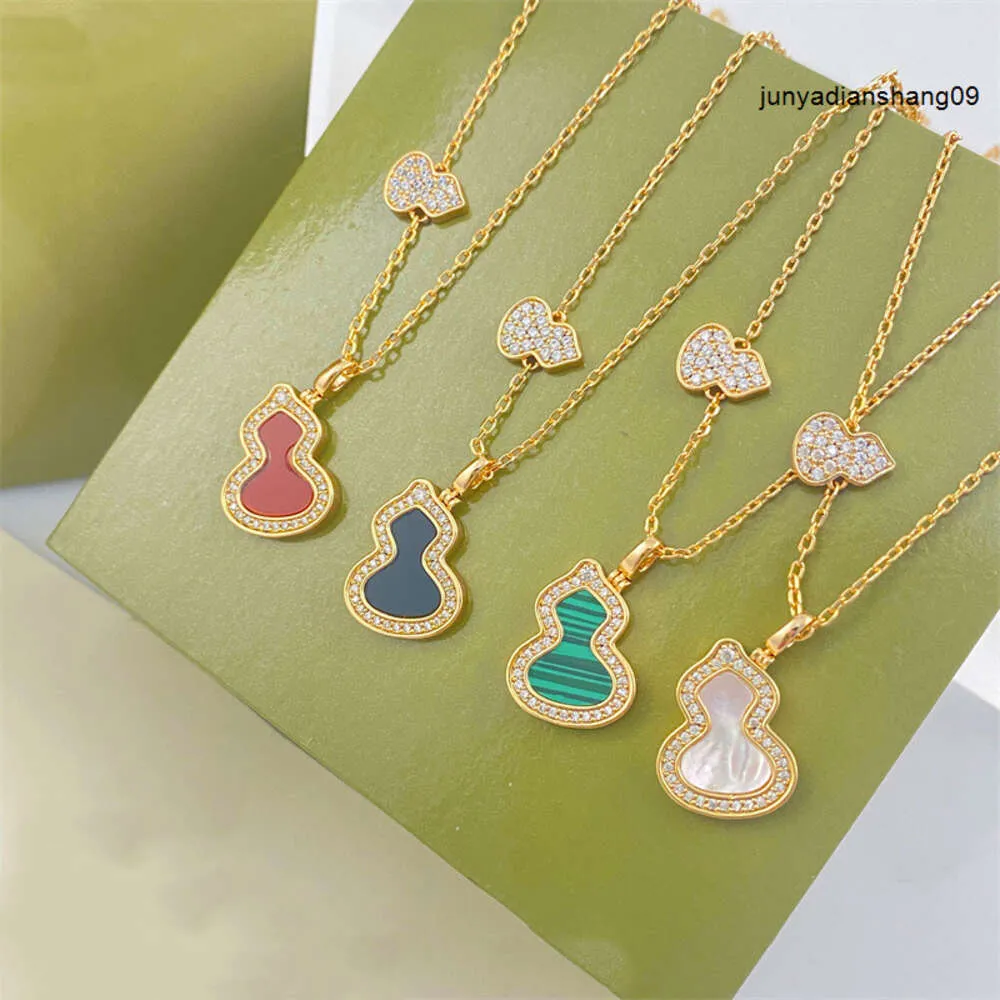 Luxury Necklace Pendant Necklace Womens Jewelry Woman Gourd Shaped 18k Rose Gold Silver Red Agate Diamond Chain Jewelrys Designers Birthday Party Gift Chinese