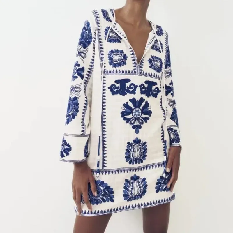 Wit Blauw Nationale Stijl Borduren Oversized Vrouwen Vetersluiting Boog V-hals Mini Jurk Met Volledige Mouw Vakantie Recht Gewaad vestidos