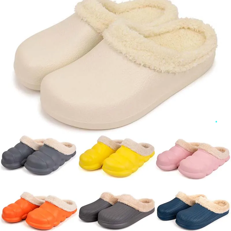 Projektant A18 Popularne slajdy suwaki sandałowe dla mężczyzn kobiety Gai Pantoufle Mules Kaptaki Trenery Sandles Color34