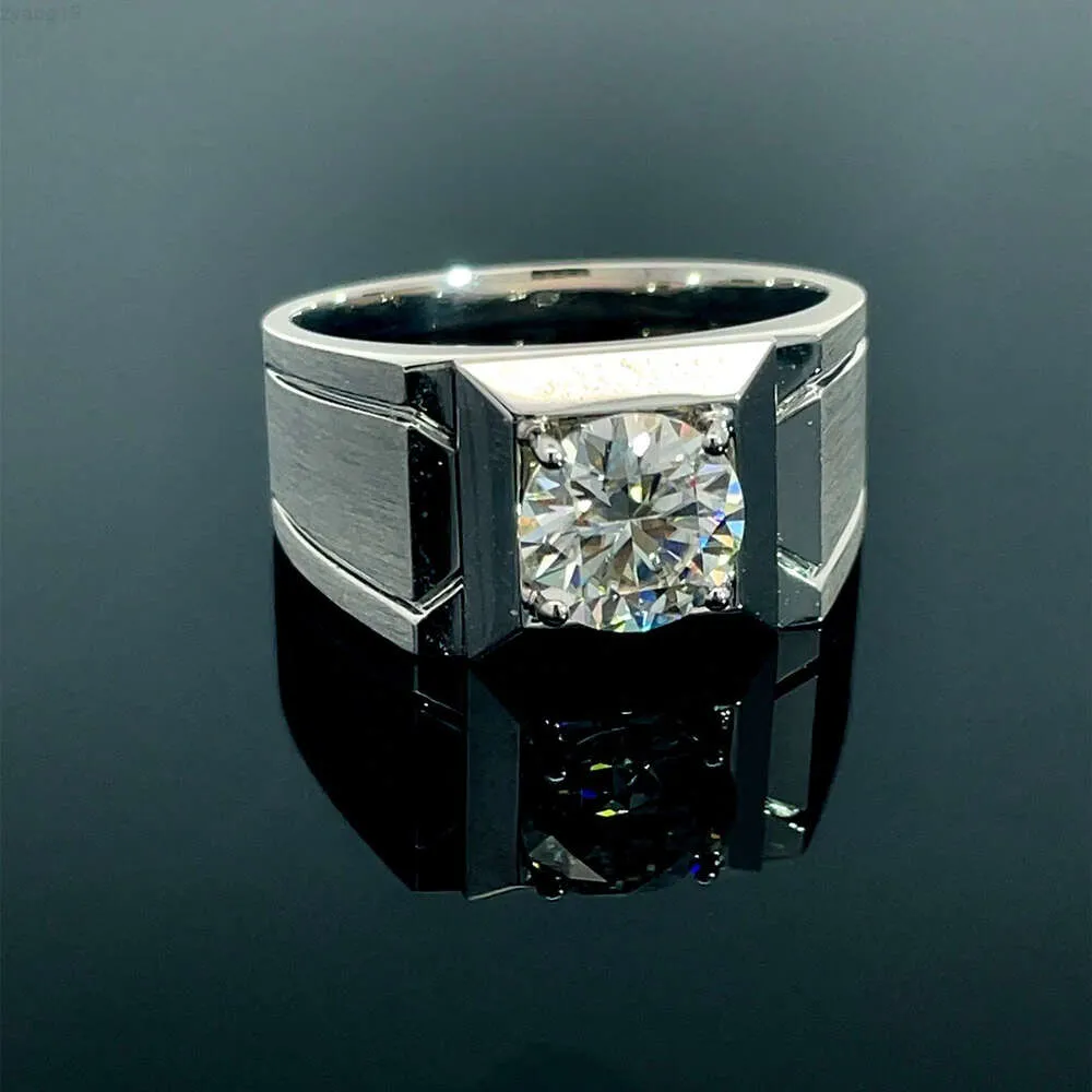 High Quality 18k Gold Moissanite Gemstone Rings d Color Round White Moissanite Finger Ring for Men