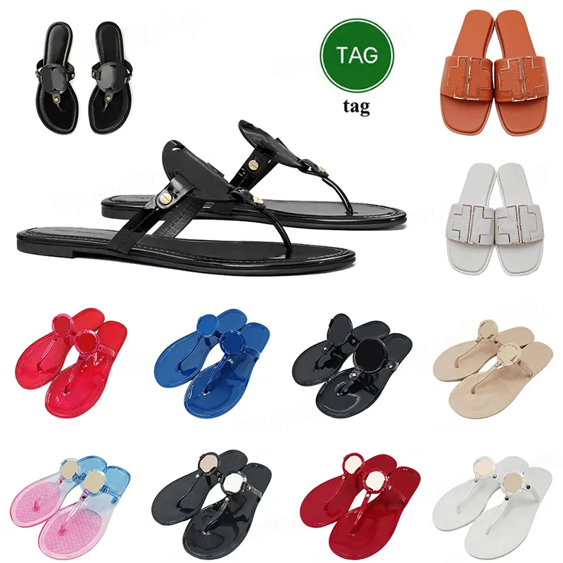 2024 Designer Sandals pantofole per donne triplo in pelle marrone bianco marrone in pelle scivolone per brevetto scarpe da donna a forma di pista flip di spiaggia piatti flip sandel