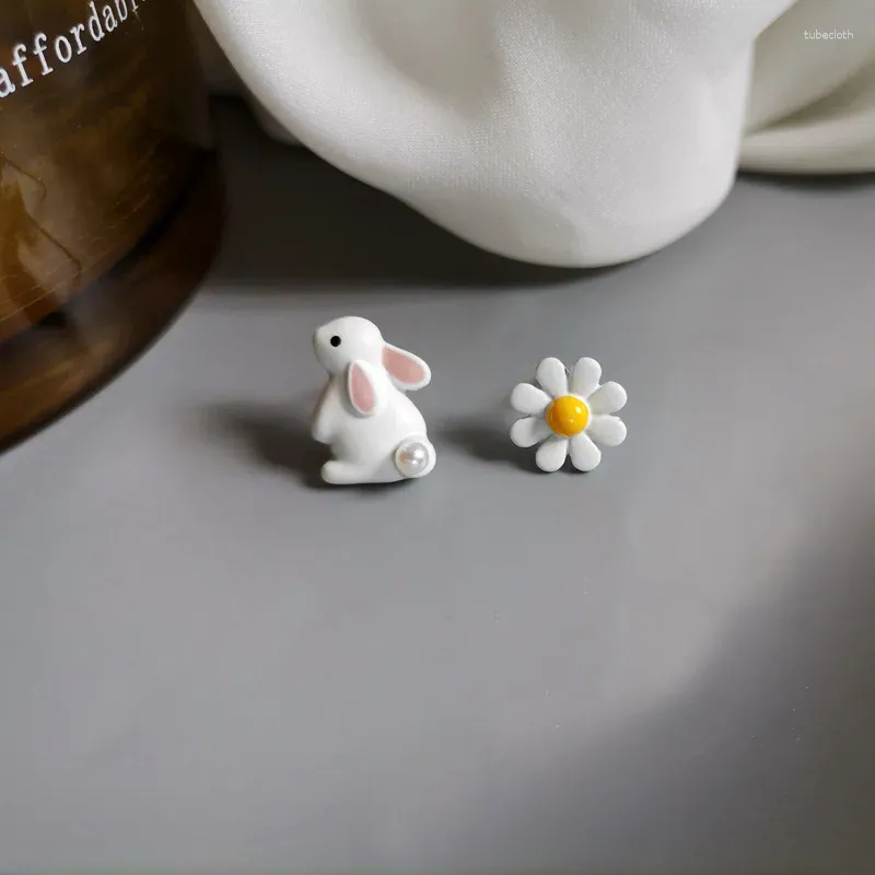 Серьги-гвоздики минималистичные серьги с ромашками для женщин 2024 сердце дизайн цветок корейские девушки милые модные украшения
