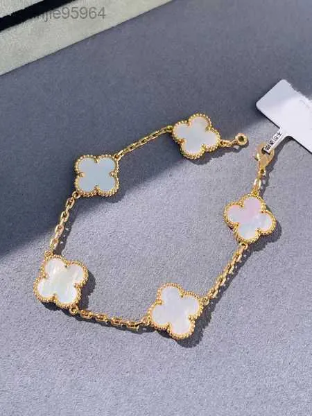 Armband för kvinnor kvalitet v guld fem blomma kvinnlig 18k naturlila chalcedony crystal fritillaria 3