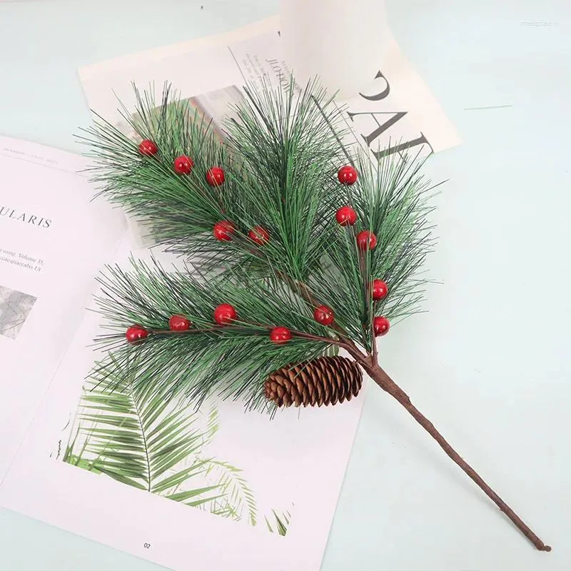 Fleurs décoratives 1pc Décor de Noël 2024 Berry Pine Artificial Pine Cone pour ornements Fake Flower Simulation Tree Branch Party