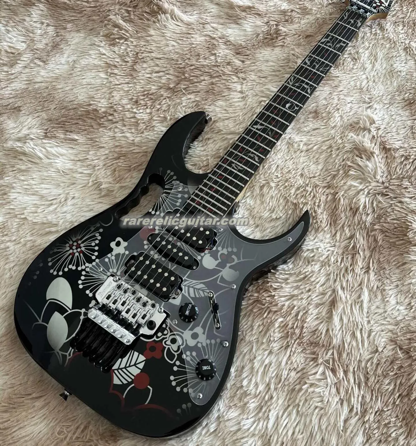 Snelle verzending JEM 77FP2 Flower Floral Pattern 2 Steve Vai elektrische gitaar Tree of Life inlay, Floyd Rose Tremolo, borgmoer, chromen hardware, Monkey Grip, Lion Clay