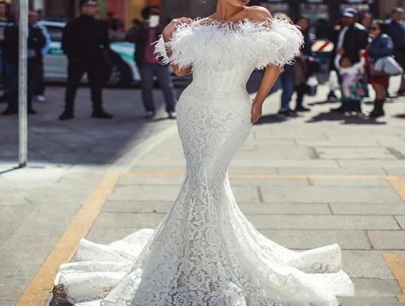 charming White Mermaid Evening Dreses With Feather floor Length LAce Prom Dresse custom MAde Formal REd Carpet Wears7966108