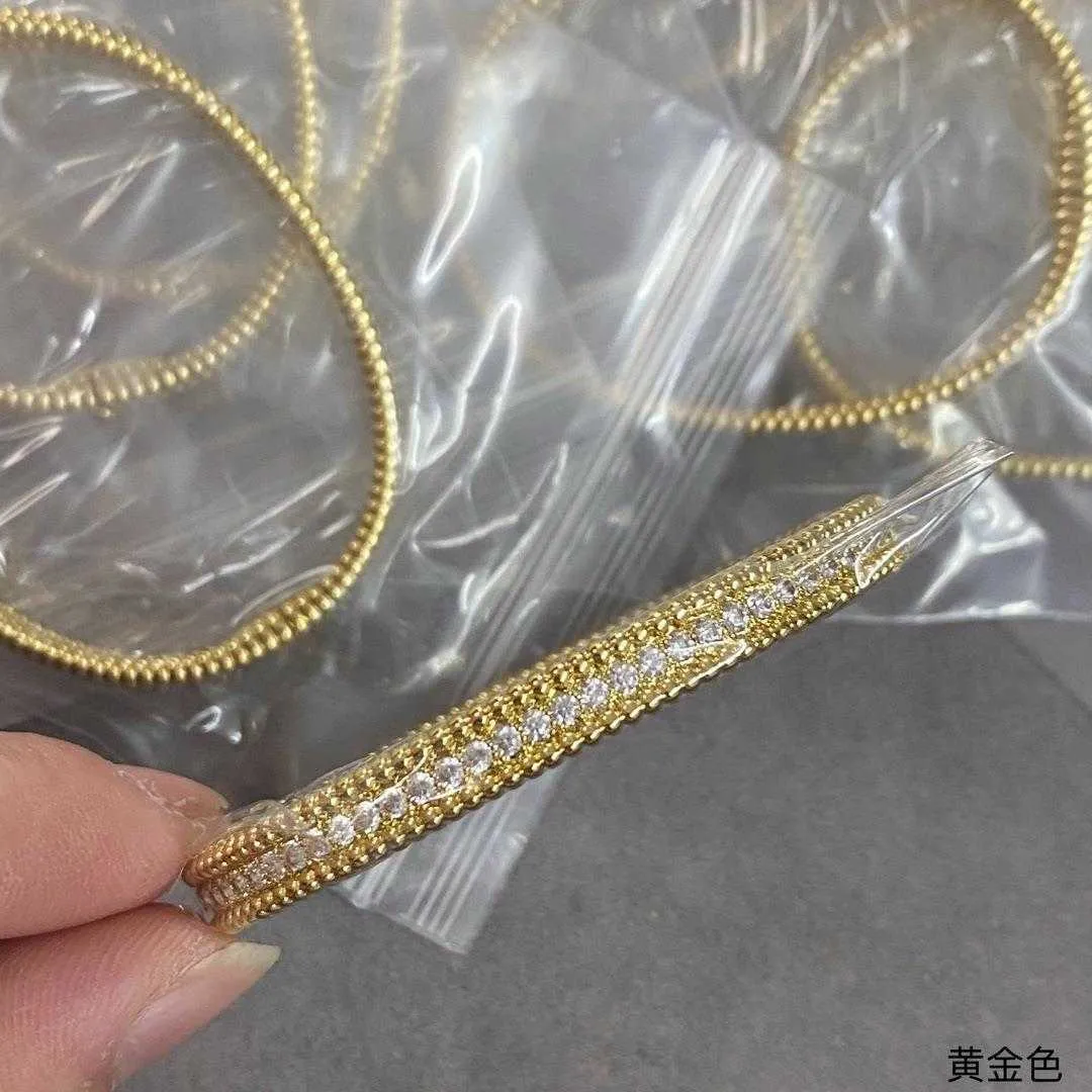 V Bangle v Bilezik V-Gold Tek Satır Üstü Tam Elmas Bilezik Dar Edition Üst düzey elle kakma versiyonu üst düzey ve muhteşem tasarım 222