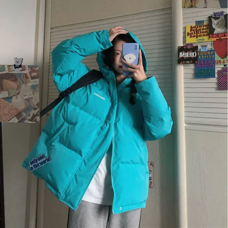 Parkas Winter Jacket Women Bawełniana kurtka wyściełana 2023 Nowa koreańska luźna solidna krótka ciepła streetwearna moda bąbelkowa płaszcz Blue Korean