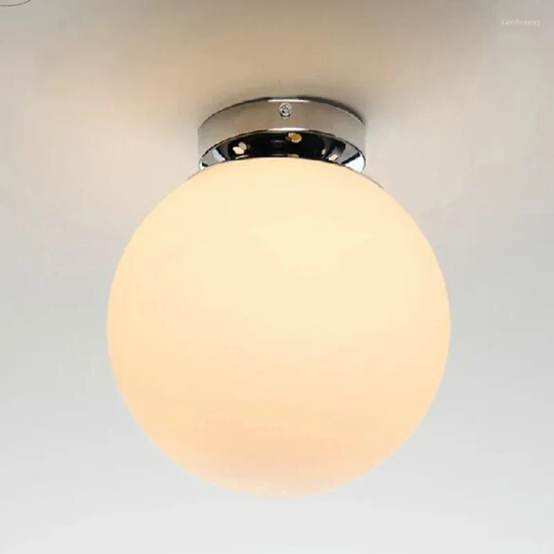 Plafoniere Design moderno alla moda Lampade in ferro con paralume in vetro bianco per sala da pranzo Illuminazione corridoio camera da letto