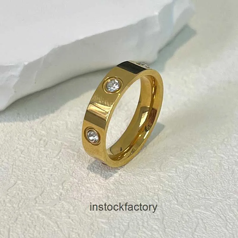 Original 1to1 Cartres 2024 New Internet Celebrity Water Diamond Plain Ring Womens 18k gold Non fading Couple High end Light Luxury 1X86