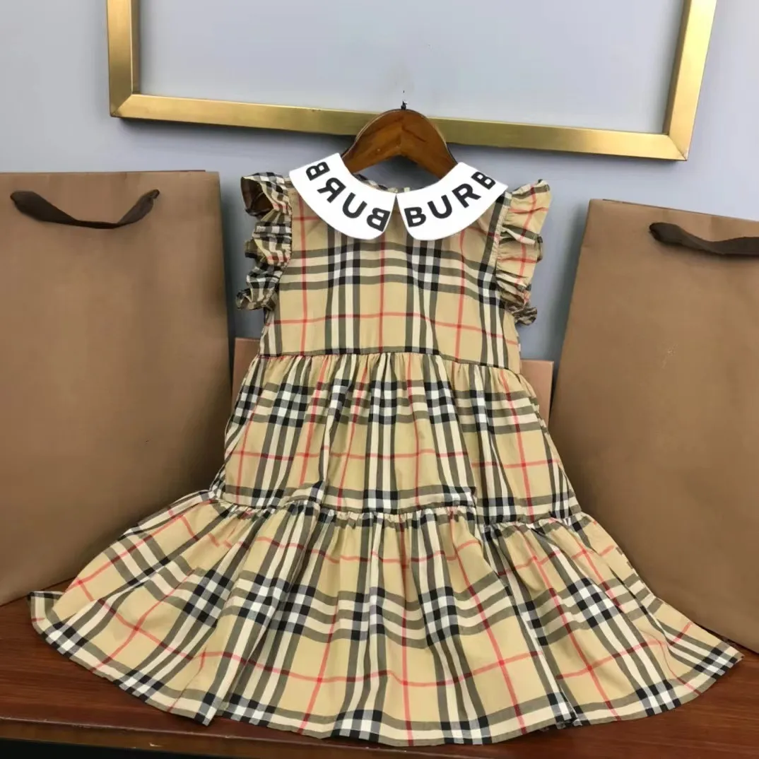 barnklänningar tjej klänning baby födelsedag klänning klassisk rutig kjol med tag bokstäver avslappnad klänning blomma flickor lapel bomull födelsedagar presentera studentkläder storlek 100-160
