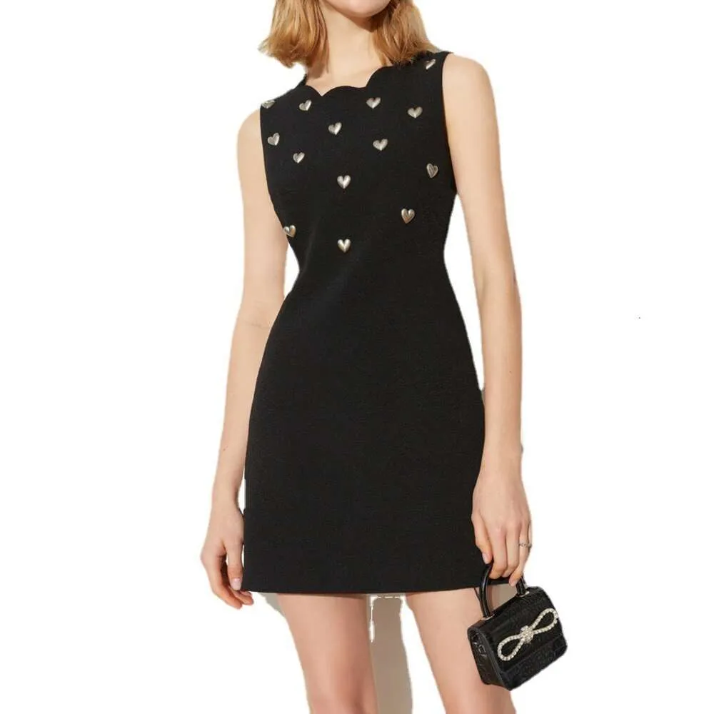 2024 Vår/sommar Fransk klänning Kvinnor Summer Elegance Light Luxury Party Dress Love Dress Little Black Dress 1268