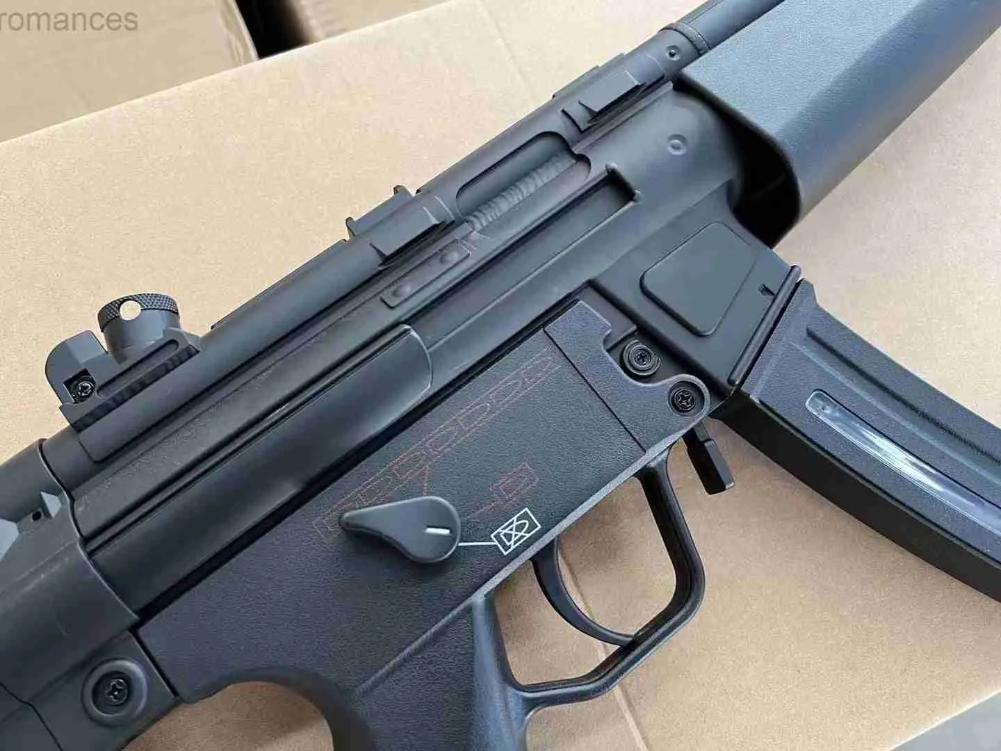 おもちゃ銃MP5ウォータージェルボールクリスタル爆弾おもちゃガンペイントボールエレクトリック射撃ランサーライフルスナイパーサブマシンCSおもちゃ大人の男の子ファイティングゲーム240306