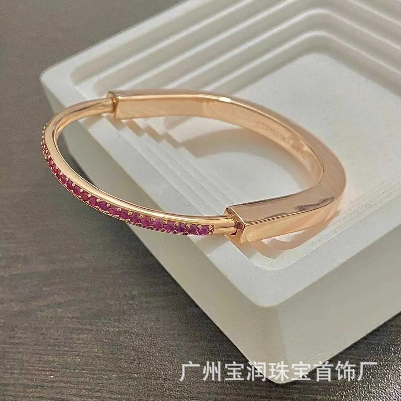 Tiffayss High Edition New Lock Series Rose Gold Pink Diamond Bracelet Fashion Simple 640a