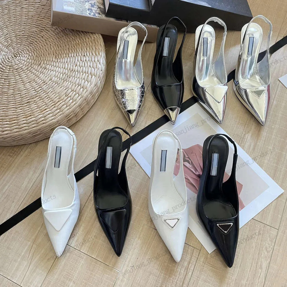 2024 beroemde merk sandalen puntige neus hoge hakken enkele schoenen P driehoek metalen gesp plaquette 3 cm 7 cm kitten hakken sandale dames bruiloft stiletto pompen slingbacks