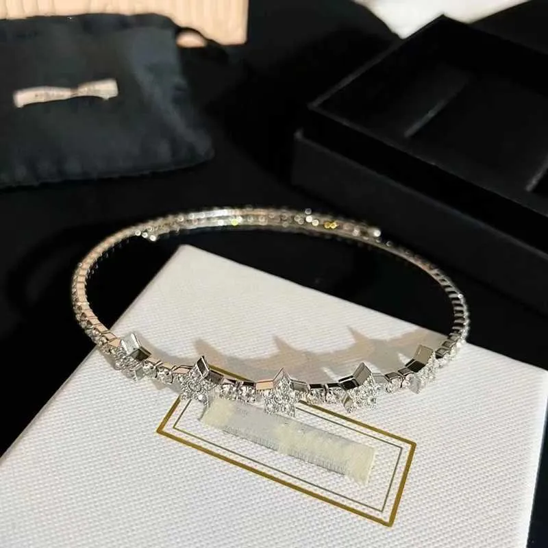 Chokers Designer Schöne Diamant-Stern-Choker-Halskette mit leichtem Luxus und süßem Prinzessin-Temperament Starkes Kettenzubehör 2J6Y