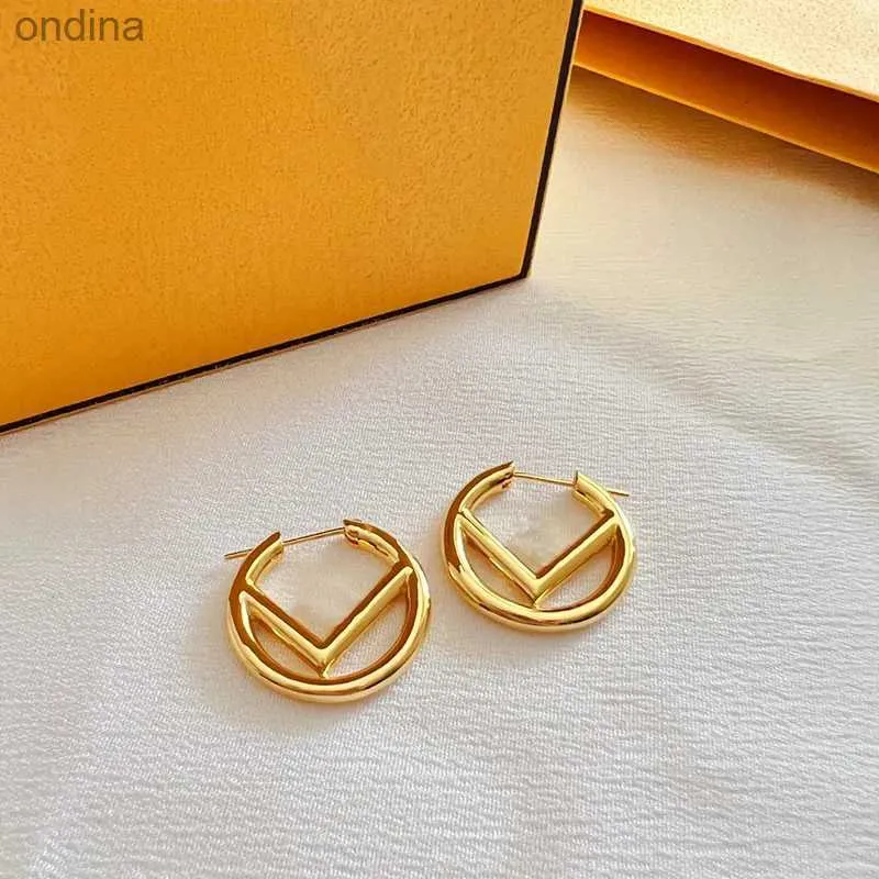 Stud Gouden Stud Earring Designer voor dames Heren Luxe sieraden Gouden Hoop Stud Earring Retro Ring Hanger F Oorbellen Engagement Ear Stud 2303032BF 240306