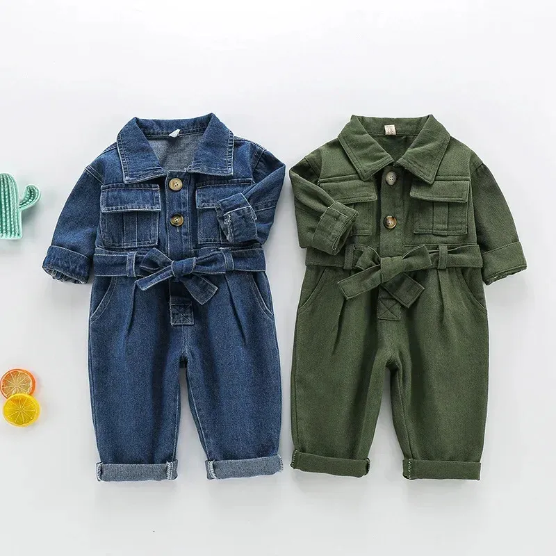 Vår barn denim jumpsuits baby long hylsa overall barn mode jeans lösa byxor koreanska pojkar flickor flickor outfit 240226