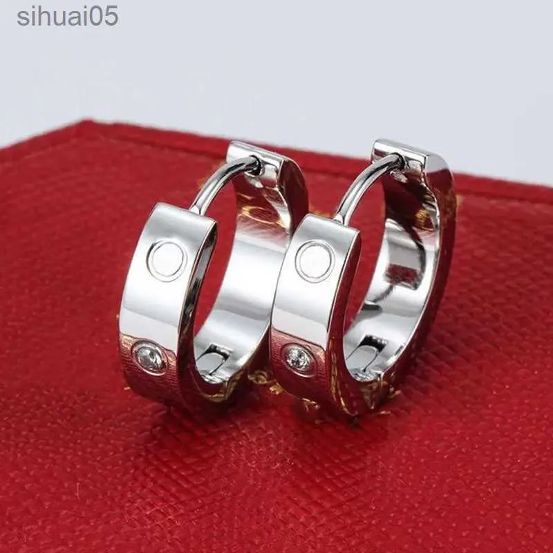 Stud Stud Designer Earring Love Earrings Woman 925L Silverörhänge Lady Earrings Ear Stud Famous Wedding Jewerlry 240306