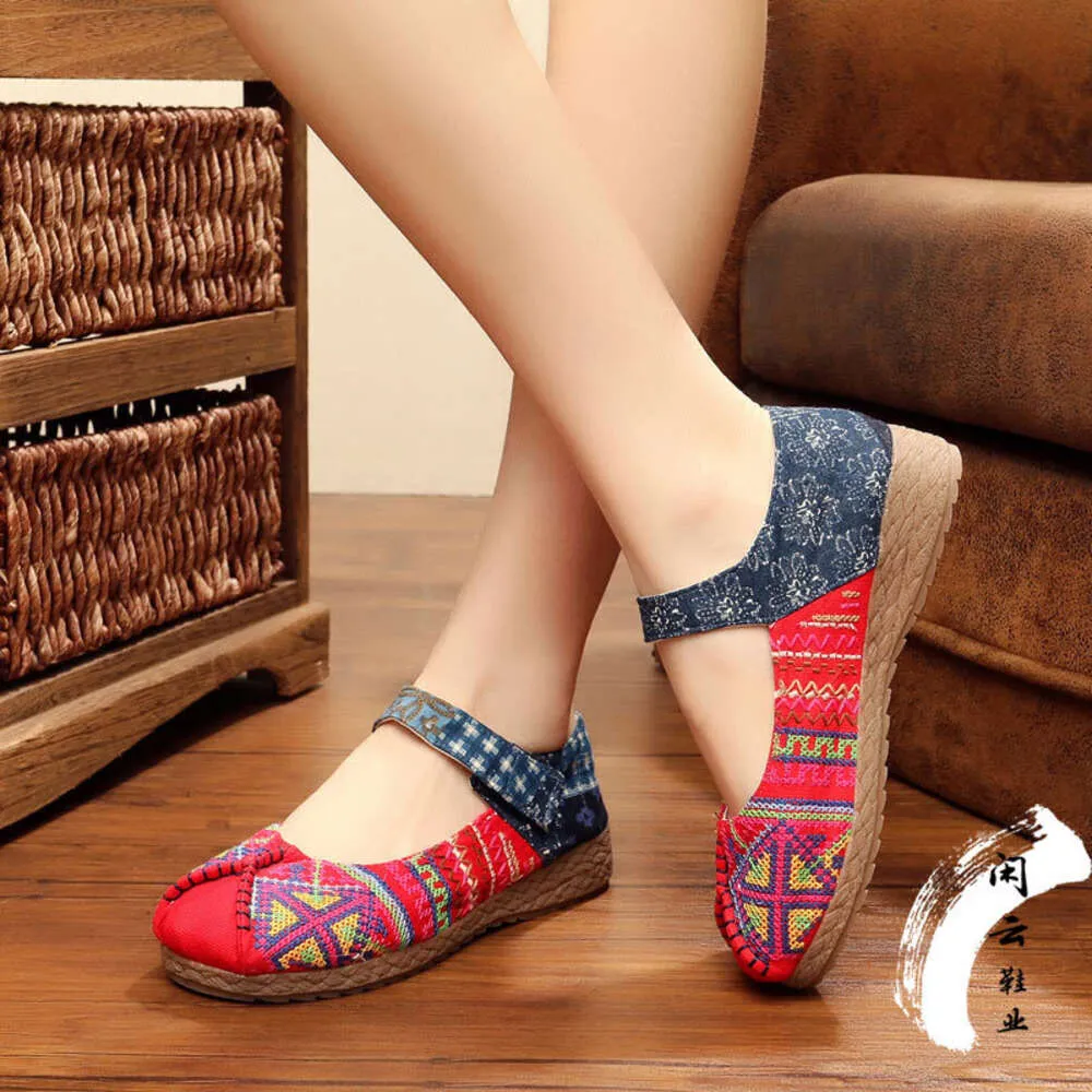 National Single New Womens Flat Yunnan Shoes Cross Broidered Round Square Head Rubber Soft Sole 41173 82271