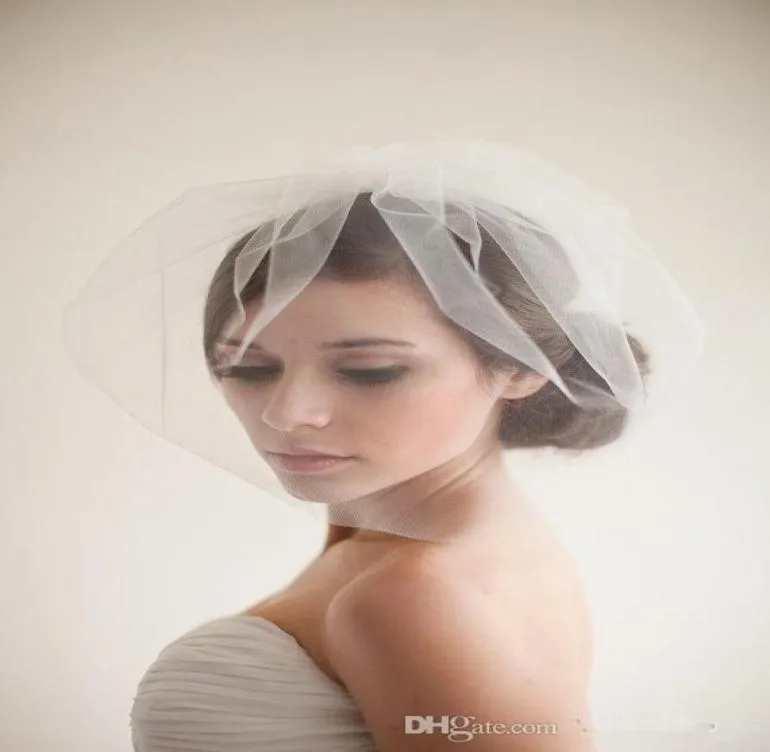 Hela billiga nya Short Mini Wedding Face Veil Simple Bridal Veil Head Huvudkläder Tulle hårtillbehör Huvudstycke5545128