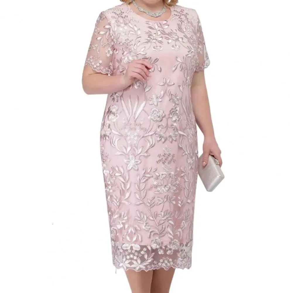 Robe de soirée grande taille pour femmes, col rond, manches courtes, taille serrée, hanche, robe de soirée, broderie de fleurs, couture en dentelle, 240229