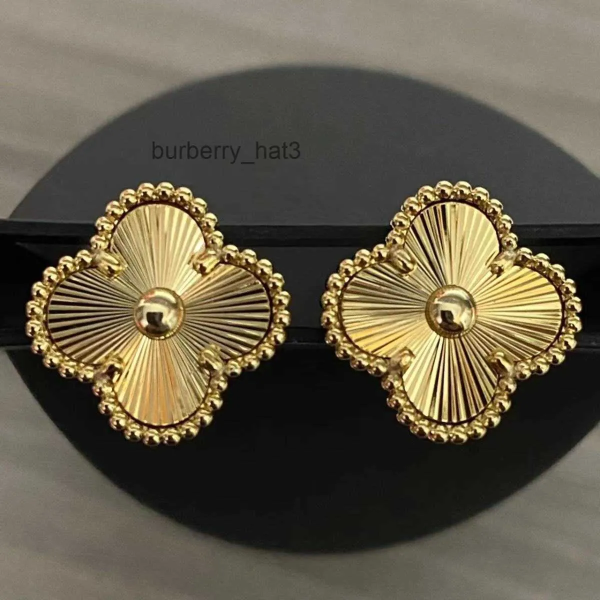 Złote kolczyki stadnonowe 4/cztery koniczyka eleganckie luksusowe kołki uszy kolczyki projektantki dla kobiet Hip Hop Wysokiej jakości prezent biżuterii