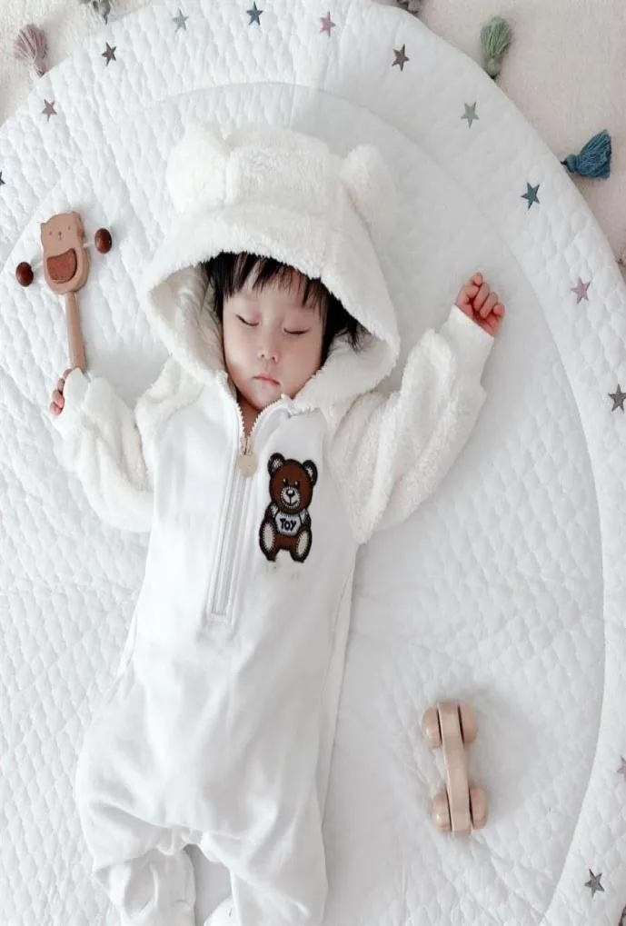 新しい秋の新生児ロンパースの男の子の女の子フリースジャンプスーツ幼児の女の子冬の白い衣服220d1079698