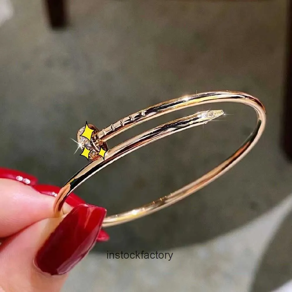 ORIGINAL 1TO1 CATTRES FINE ELASTISK Tjock nagelarmband för män och kvinnor pläterade med 18K Rose Gold Semi-diamant icke-diamant Small Group Light Luxury Par Zew1