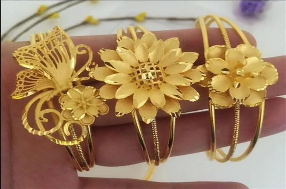 Cuff Bracelet Open bangle 56mm Diameter fashion Jewelry new luxury 14K Gold Hollowed Flowers butterfly Bracelet Charm For women2625490808