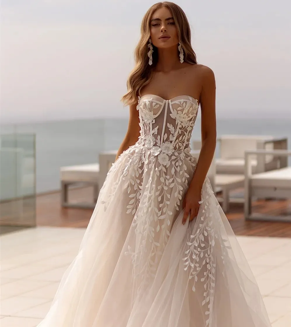 Risparmia alla grande su Abito Da Sposa Boho Senza Spalline Abito Da Sposa  In Pizzo 3D Senza Spalline, Abito Da Sposa Boho Treno, Su Misura, Vestidos 