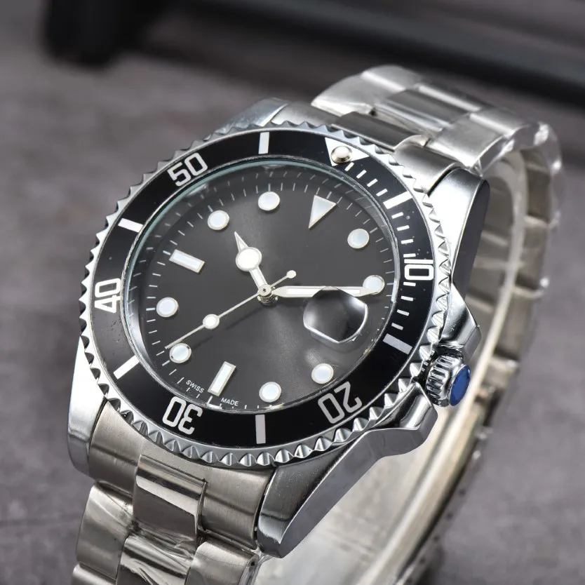 Luksusowy zegarek Męski Styl klasyczny w stylu ze stali nierdzewnej Wodoodporna świetlisty szafir mechaniczny Dhgate Watch2313