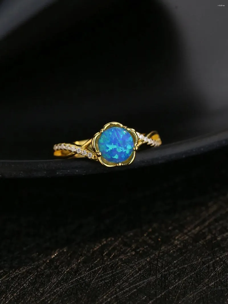 Klusterringar Pure 925 Silver Women's Flower Ring med Zircon och Blue Light Opal Noble Elegant Color för årsdagen eller viktigt parti